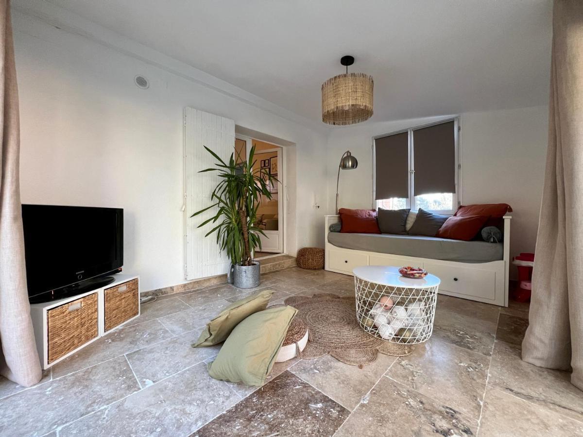 Maison Provencale Au Calme De La Campagne Avec Jacuzzi Aix-en-Provence Luaran gambar