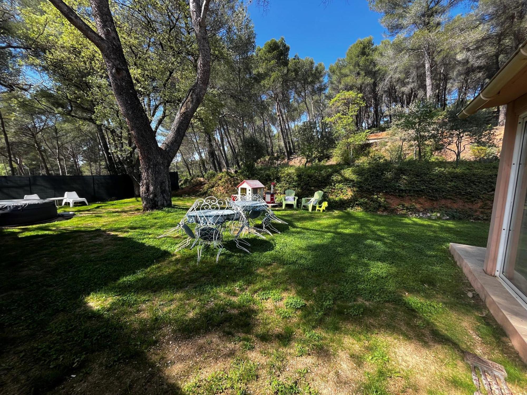Maison Provencale Au Calme De La Campagne Avec Jacuzzi Aix-en-Provence Luaran gambar