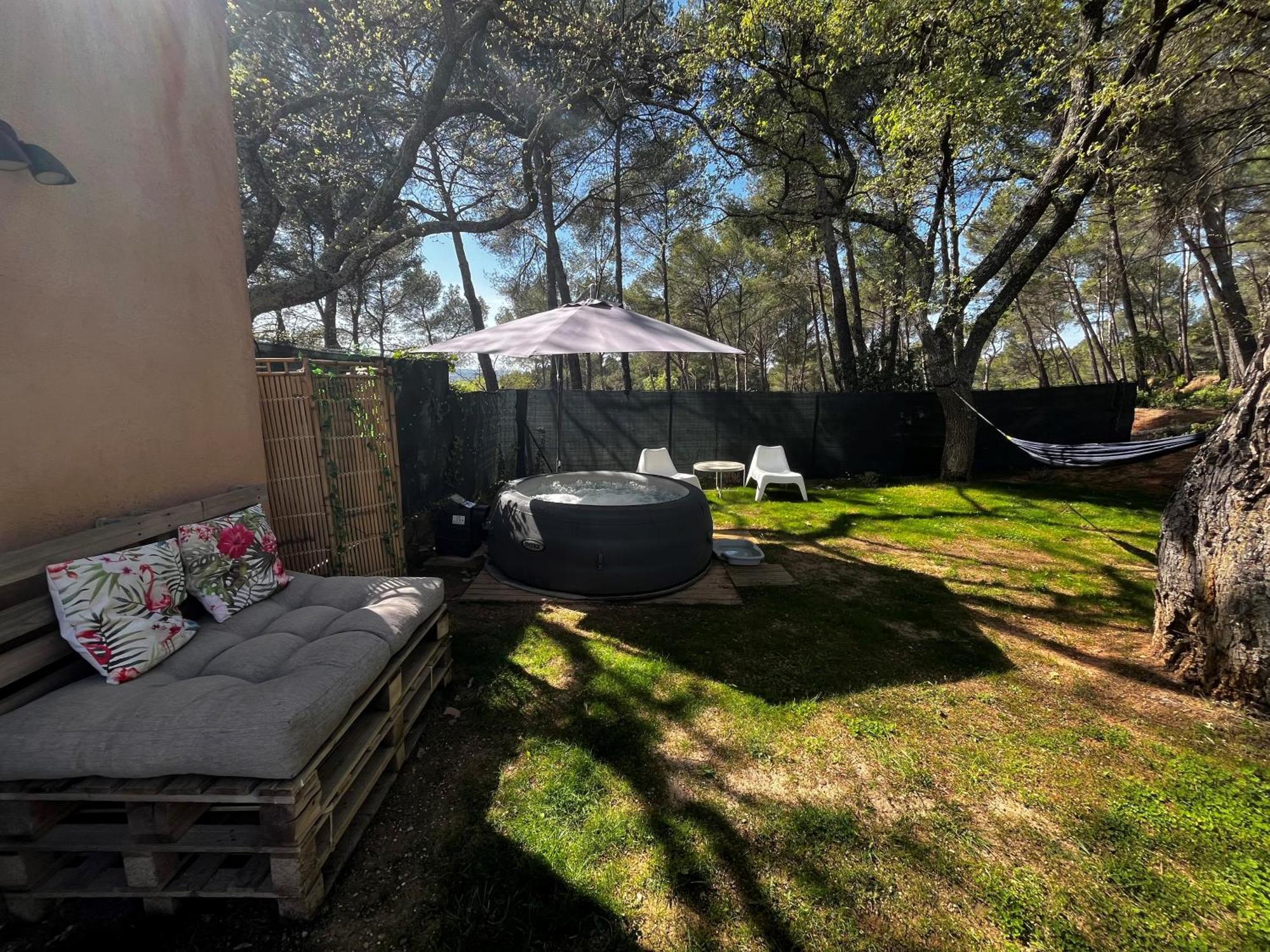 Maison Provencale Au Calme De La Campagne Avec Jacuzzi Aix-en-Provence Luaran gambar