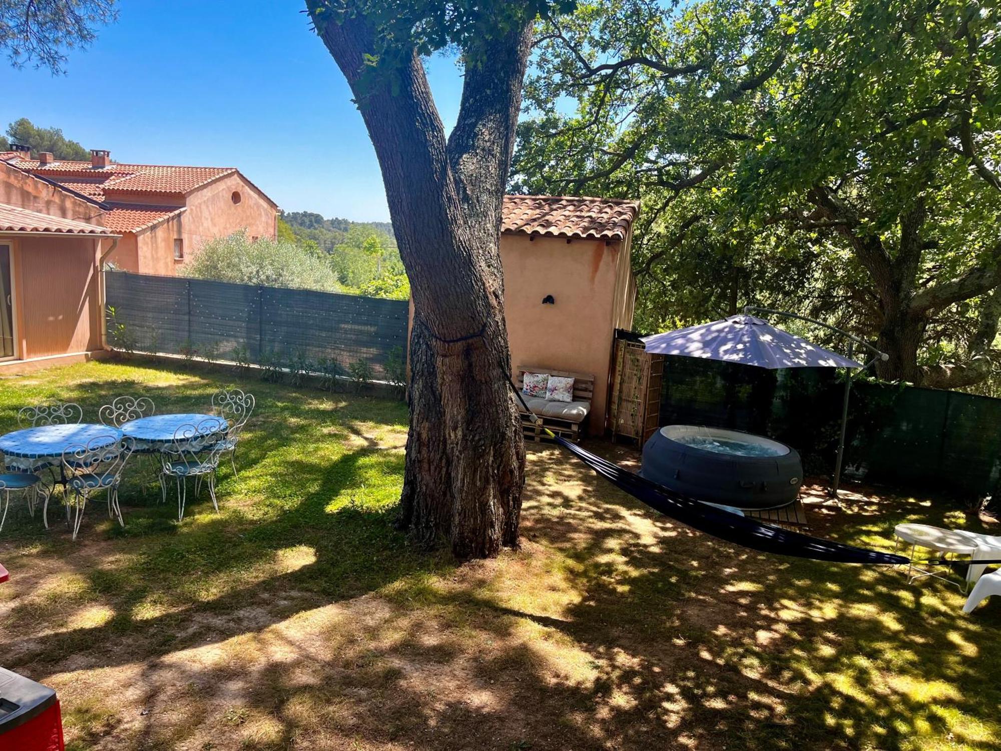 Maison Provencale Au Calme De La Campagne Avec Jacuzzi Aix-en-Provence Luaran gambar